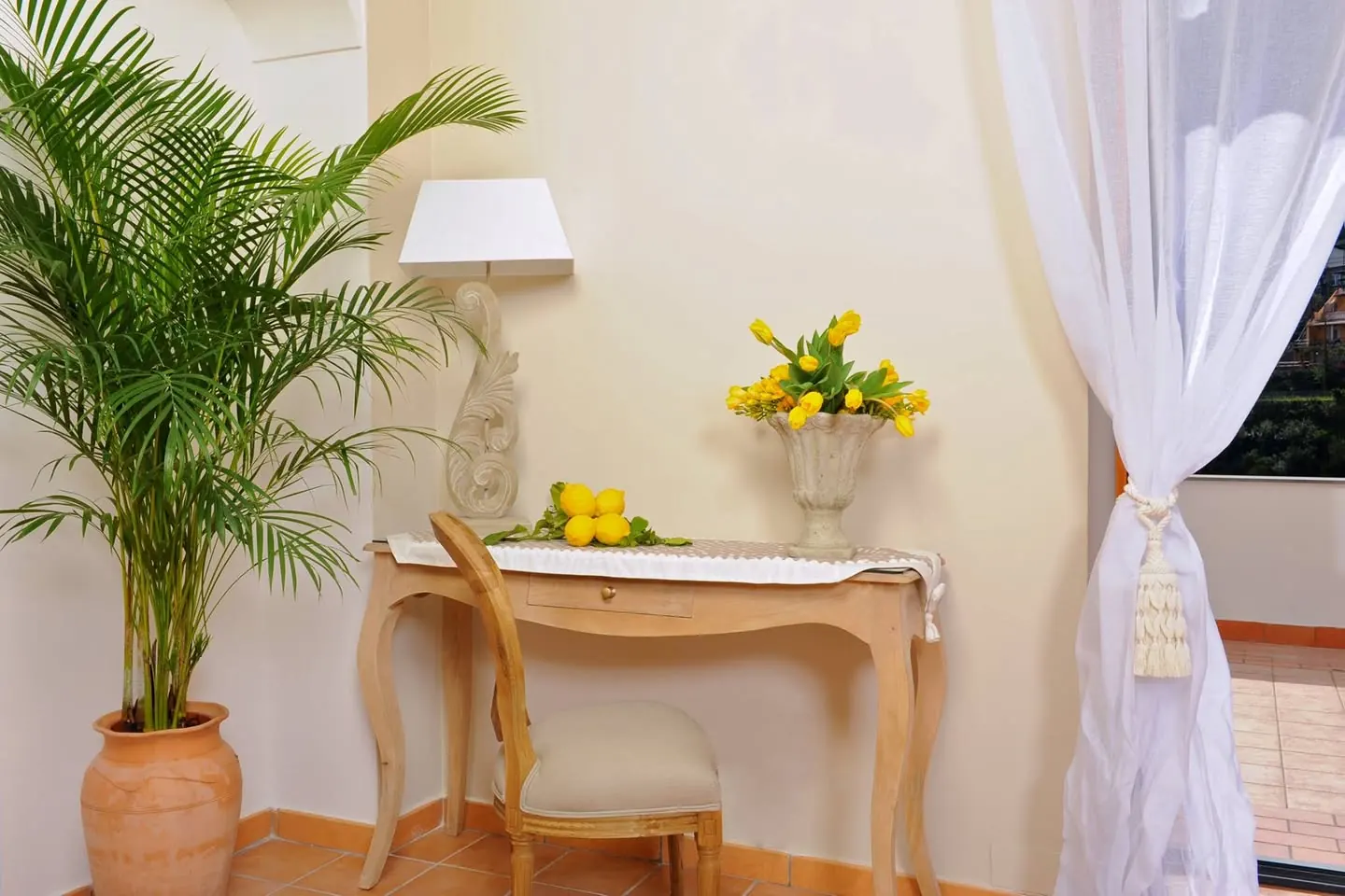 Camera della Maison Liparlati con letto matrimoniale